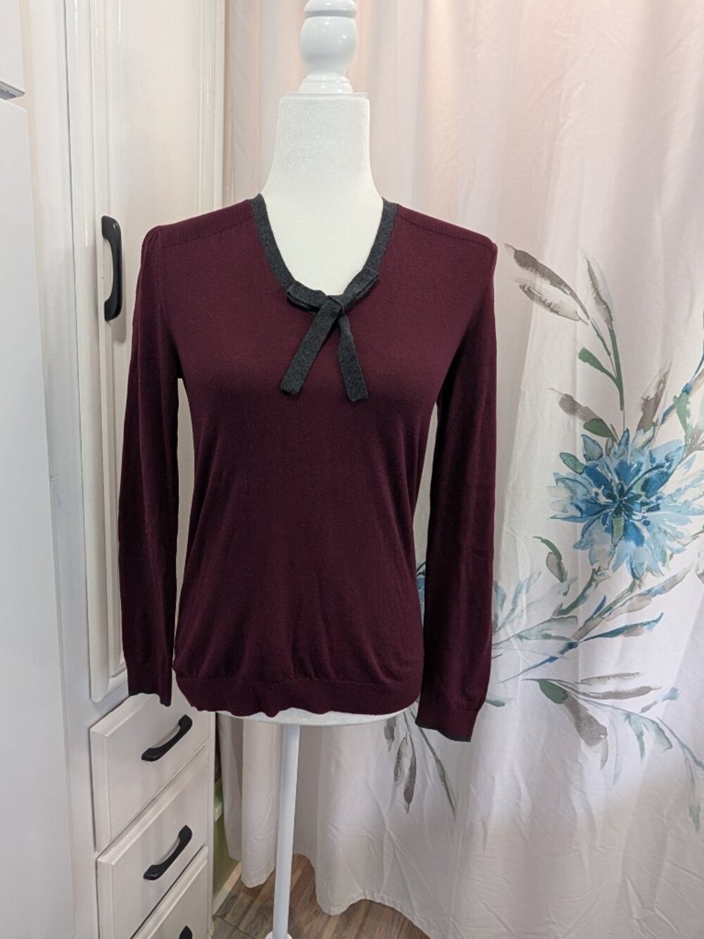 Romantic Dark Academia Preppy Twee Feminine Fall Burgundy Bow Knit Sweater, SP - Picture 2 of 13